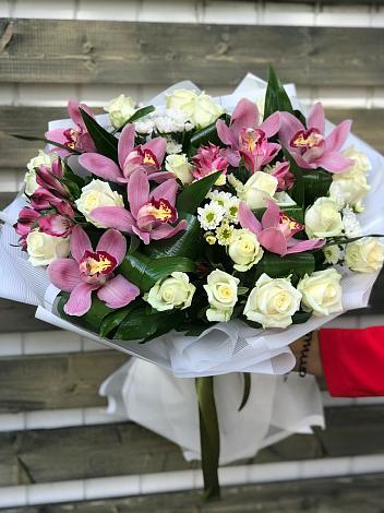 Букет цветов из: Розы и Хризантемы в Морозово