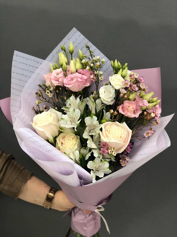 Букет цветов из: Альстромерии, Розы и Лизиантусы в Морозово