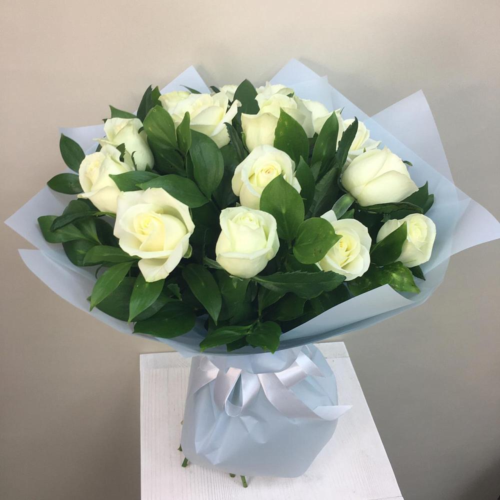 Букет 15 Белых роз Проуд в Морозово