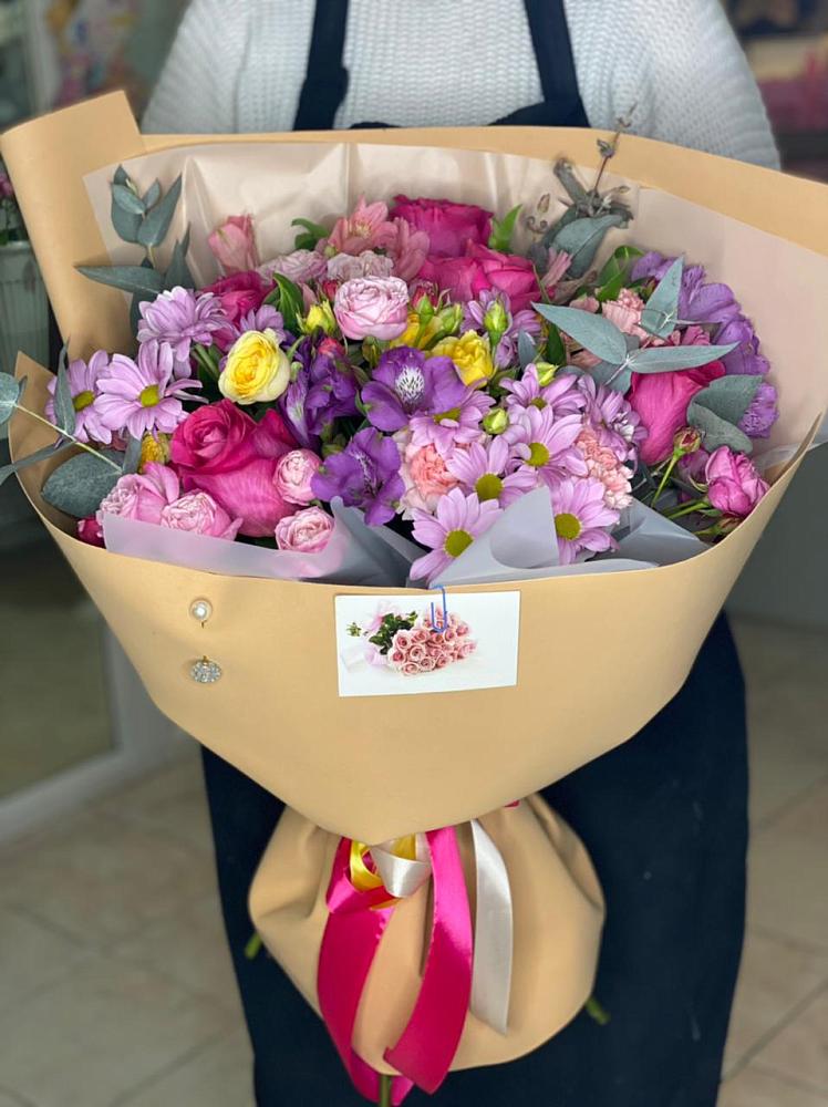 Букет цветов из: Хризантемы, Гвоздики и Альстромерии в Морозово