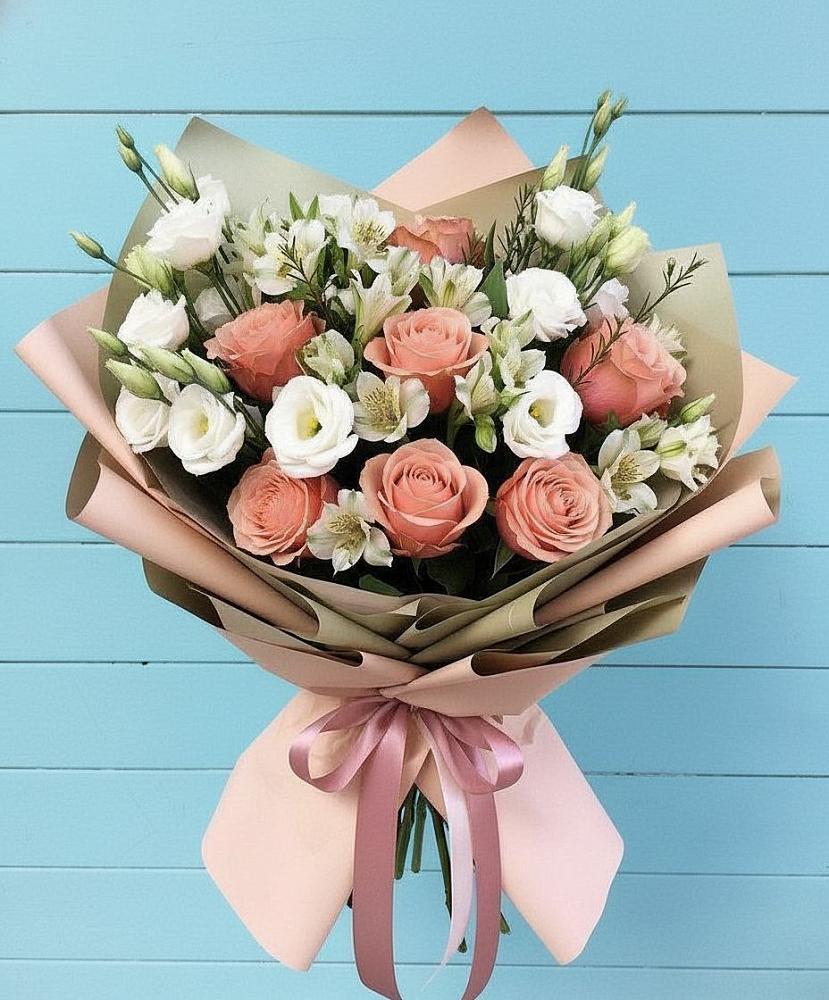 Букет цветов из: Розы, Альстромерии и Лизиантусы в Морозово