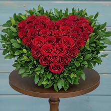 Цветочная композиция из Розы в виде сердца в Морозово