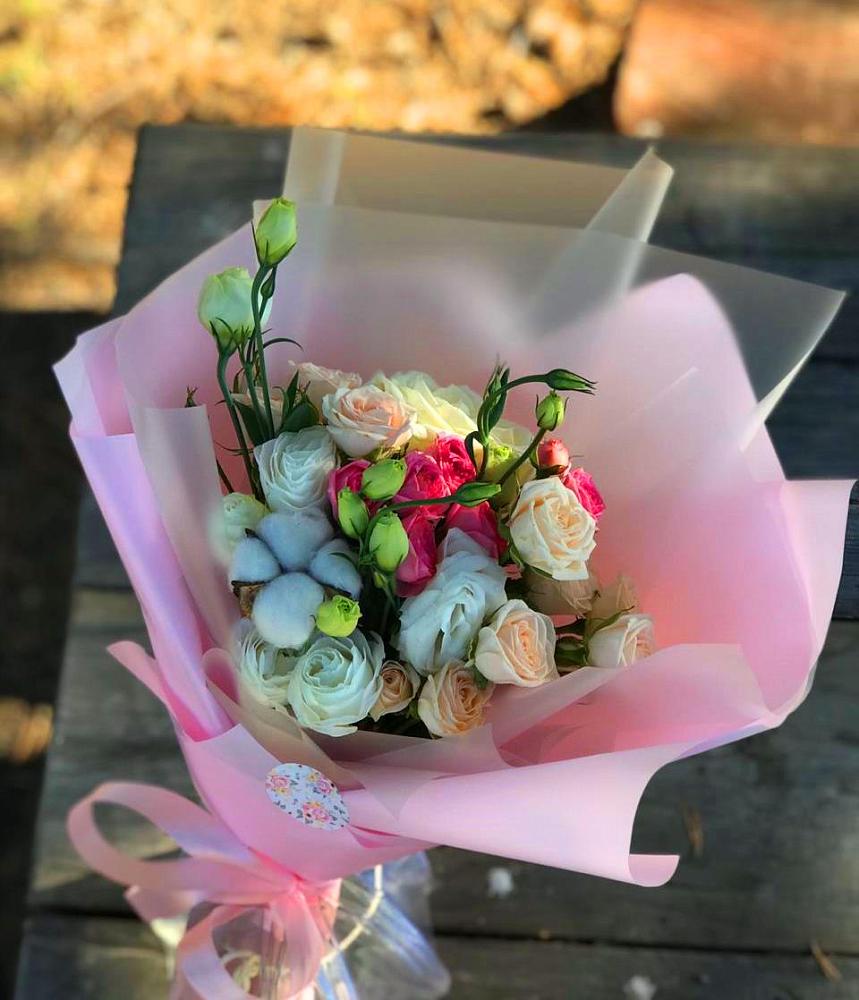 Букет цветов из: Розы и Лизиантусы в Морозово