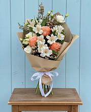 Букет цветов из:  Альстромерии, Лизиантусы, Розы и Хризантемы в Морозово