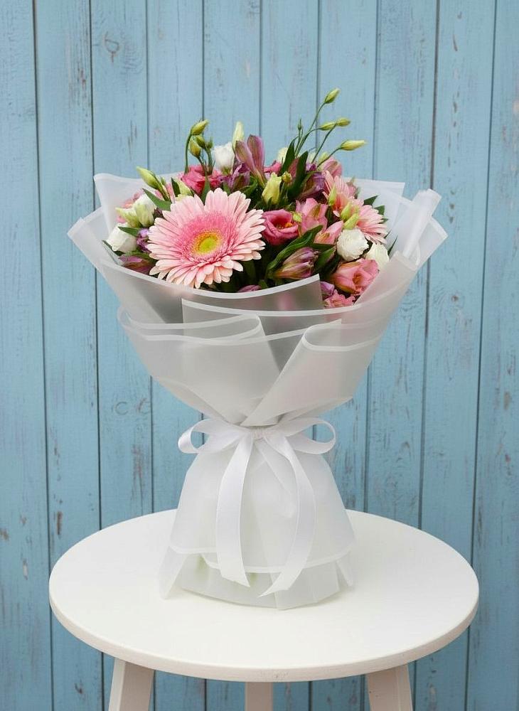 Букет цветов из: Герберы, Альстромерии и Лизиантусы в Морозово