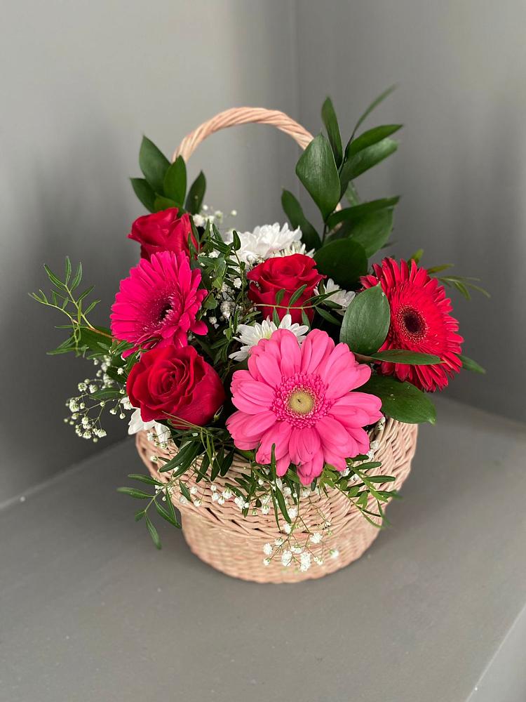 Цветочная композиция из Розы, Хризантемы и Герберы в корзине в Морозово