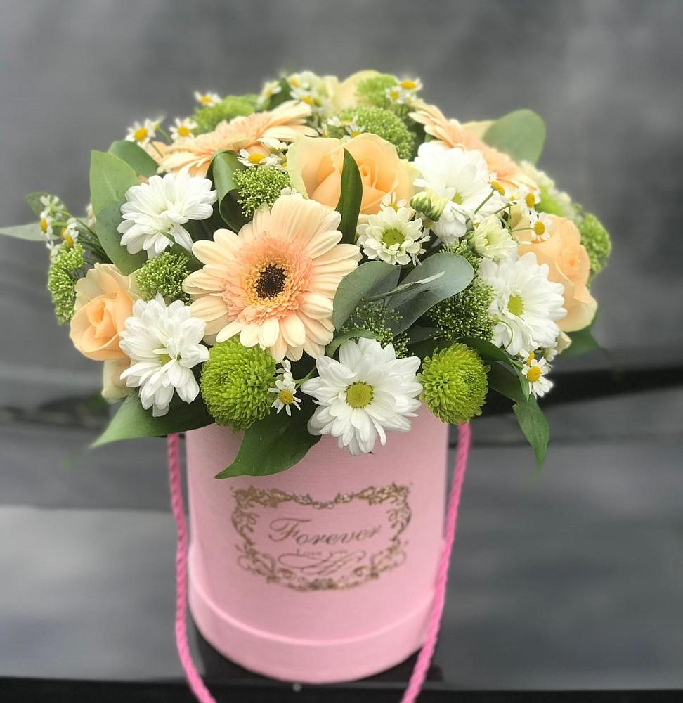 Цветочная композиция из Розы, Герберы и Хризантемы в шляпной коробке в Морозово