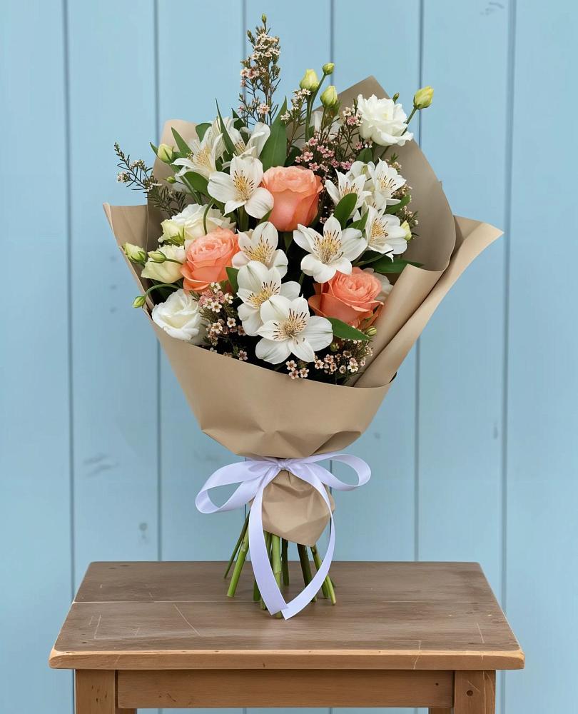 Букет цветов из: Альстромерии, Лизиантусы, Розы и Хризантемы в Морозово