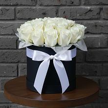 Цветочная композиция из Розы в шляпной коробке в Морозово